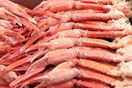 Frozen boiled spiny snow crab section